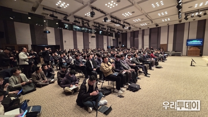 네이버 뉴스제휴위원회 최성준 정책위원장, "올해 심사부터는 인터넷신문 미등록 매체에 대해서는 심사를 하지 않겠다"