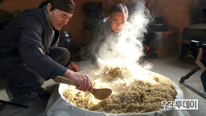 강진 병영양조장(대표 김견식)이 전통주를 밋고있다.