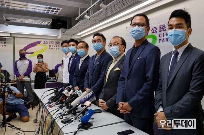 12명의 총선 후보 자격 박탈에 기자회견을 하는 정치인들 (자료제공=국제엠네스티)