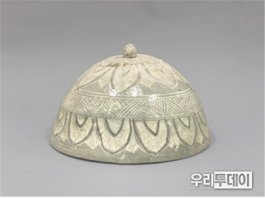 부산시민 이상민씨로부터 기증받은 <세종의 왕자 안태용 분청사기> 사진제공/ 부산시