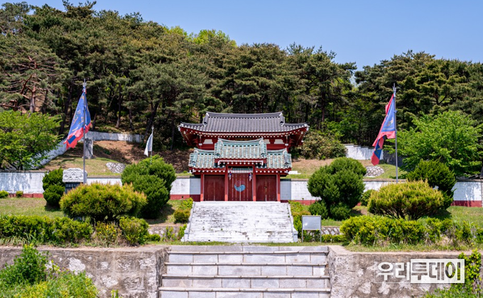 '문화재'도 아닌 멀쩡한 장무사를 7억여원을 들여 부수고, 강화군이 공사를 하는 이유가 무엇일까?