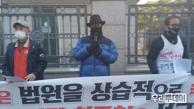 인천참언론시민연합 염성태 상임대표가 발언을 하고있다.