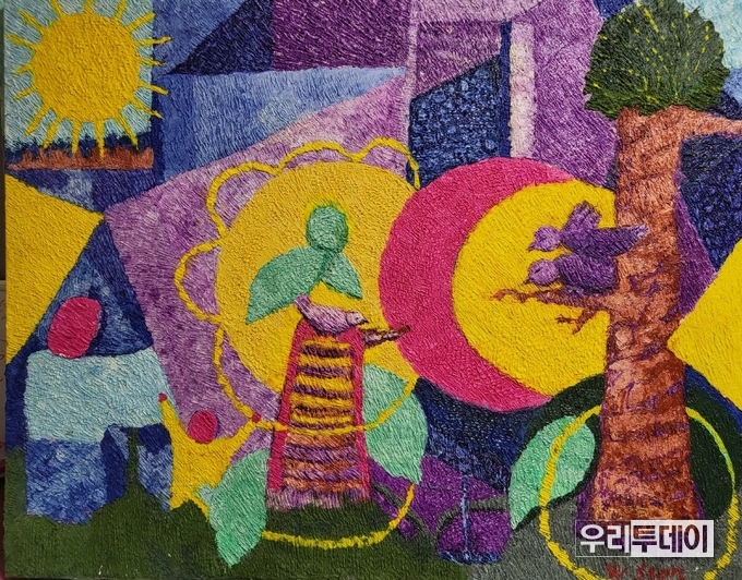 <strong>자연과 공유1, 89 x 80 cm, 닥종이에 천연염색 </strong>
