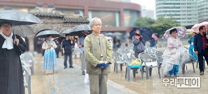 빗속에서 진행된 개천절 행사 모습