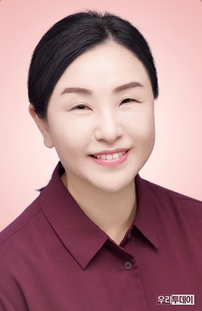 <strong>한중 국제전 전시 총감독 한서경 작가</strong><br>