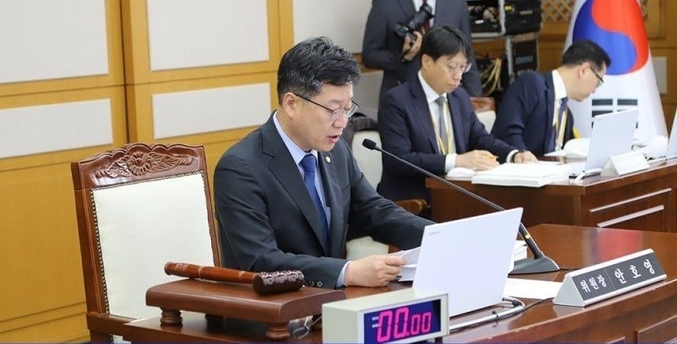 기후에너지환경노동위원회 안호영 위원장 